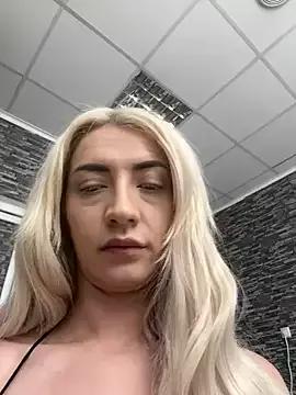IsabellGliss on StripChat 