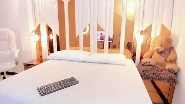 JulianaValencia on StripChat