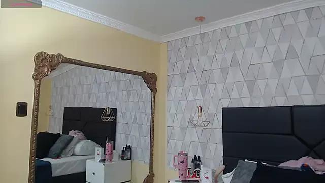 JustinePerry on StripChat 