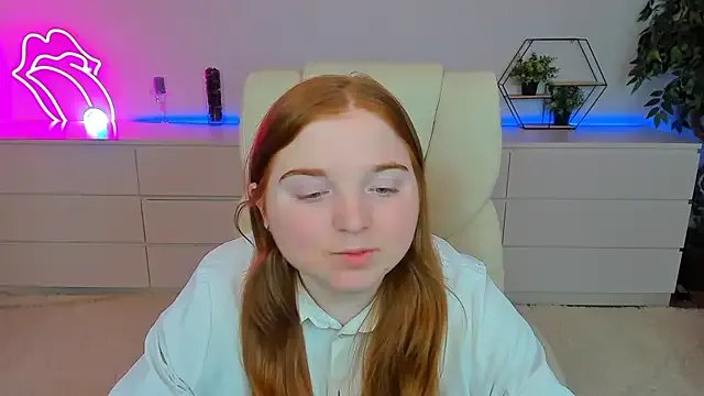 KattyRose8 on StripChat