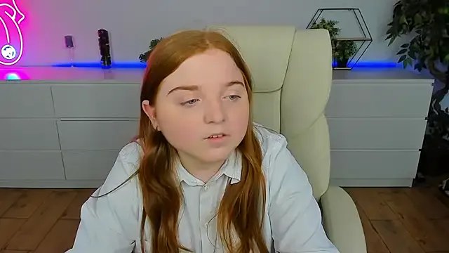 KattyRose8 on StripChat