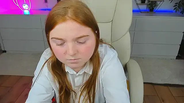 KattyRose8 on StripChat