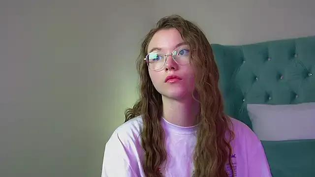 KeiraAsti on StripChat 