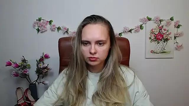 KhaleesiMoon on StripChat 