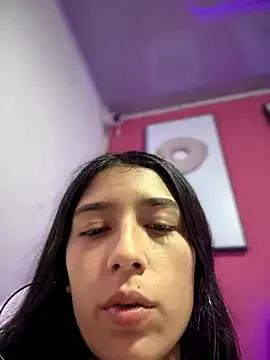 Kiaa_scarlett on StripChat 