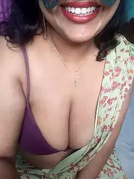 Laaly_Sona on StripChat 