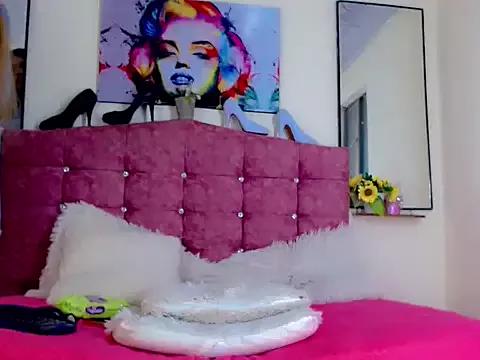 Lesly_Zafiro- on StripChat 