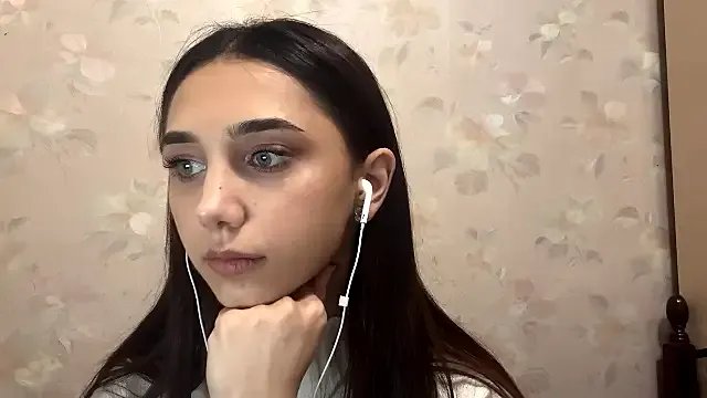 LinaMour on StripChat