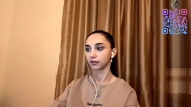 LinaMour on StripChat