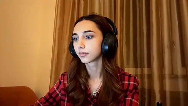 LinaMour on StripChat