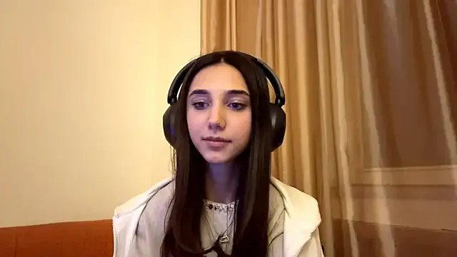 LinaMour on StripChat