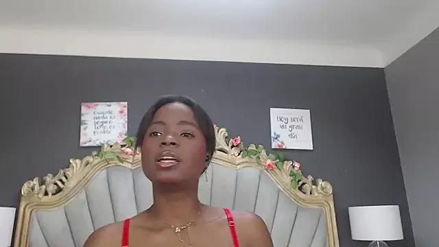 LindaBird on StripChat 