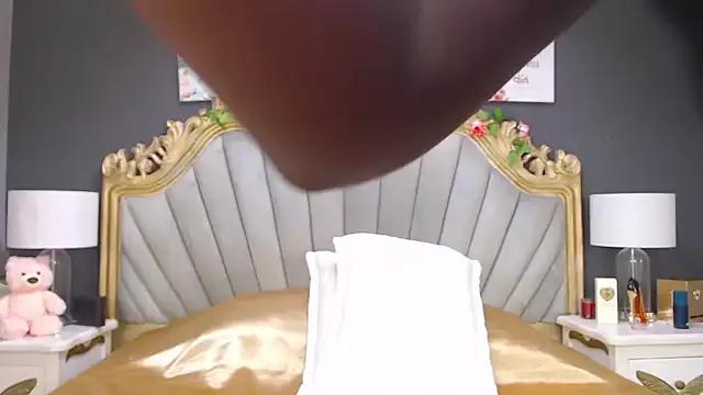 LindaBird on StripChat 