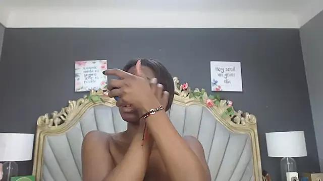 LindaBird on StripChat 
