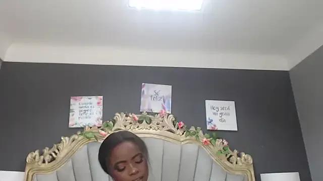 LindaBird on StripChat 