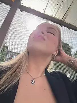 Liza_risky on StripChat 