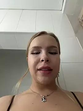 Liza_risky on StripChat 
