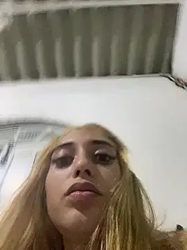 loirinhaaa from StripChat