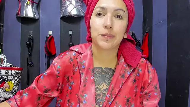 LucyStrike_ on StripChat 