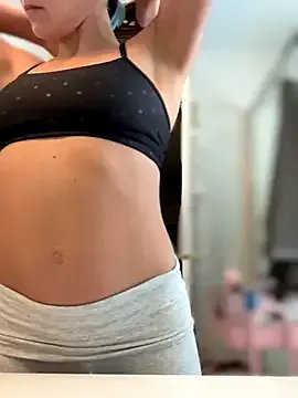 lunagirl13 on StripChat