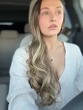 lunagirl13 on StripChat