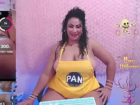 mature_beautifull from StripChat