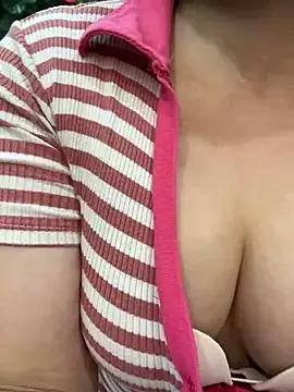 May-Squirt on StripChat 