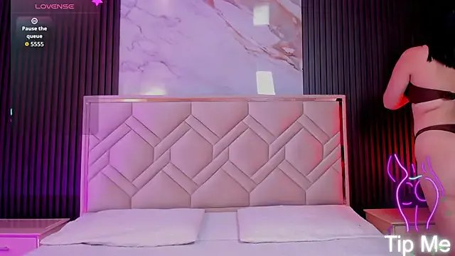 MiaaFarrel on StripChat