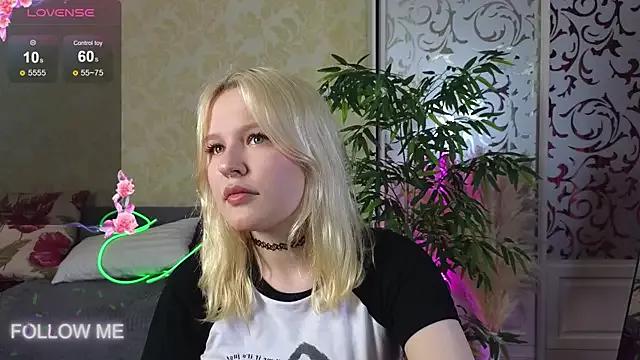 Mila_Lioness on StripChat 