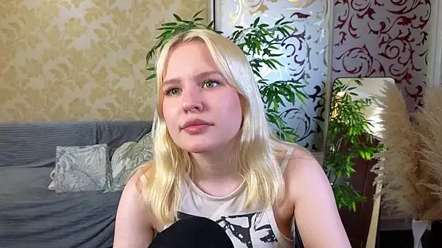 Mila_Lioness on StripChat 