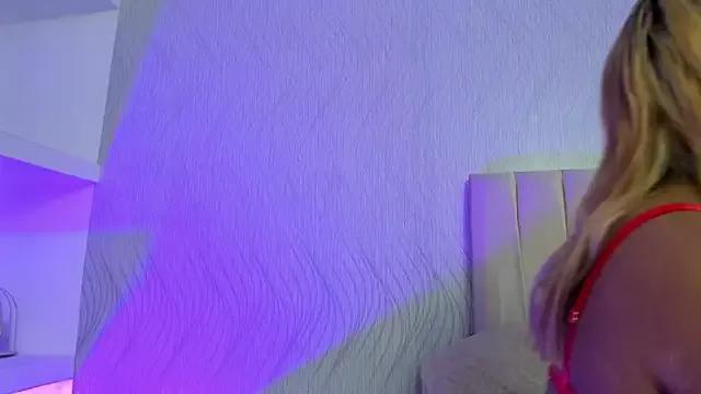 miranda_villa on StripChat 
