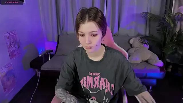 MiraVelle on StripChat 