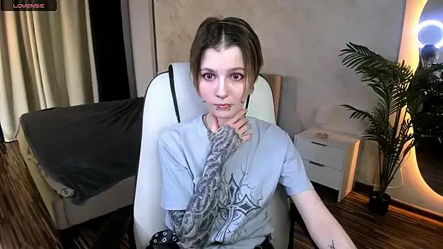 MiraVelle on StripChat 