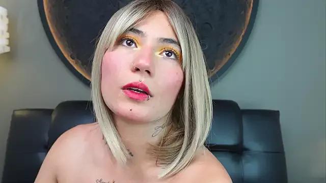 miss_sharlotte18 on StripChat 