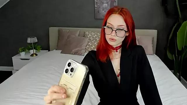 Mollly_Rouge on StripChat 