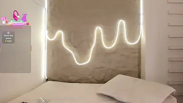 Naomy_gyal on StripChat