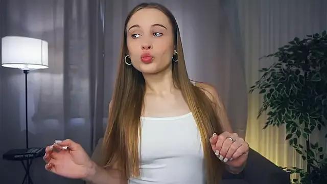 QuennaCoote on StripChat 