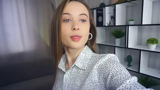 QuennaCoote on StripChat 