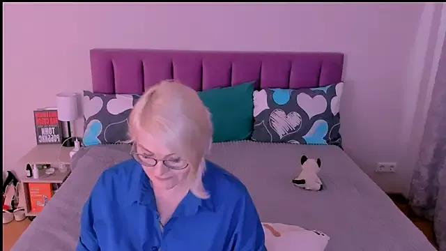 sabrinamacmarren on StripChat 