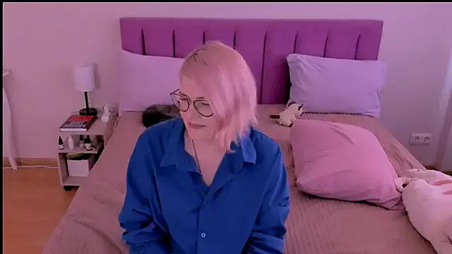 sabrinamacmarren on StripChat 