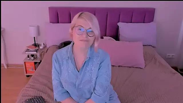 sabrinamacmarren on StripChat 