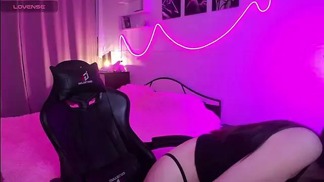 SapphireSiren on StripChat 
