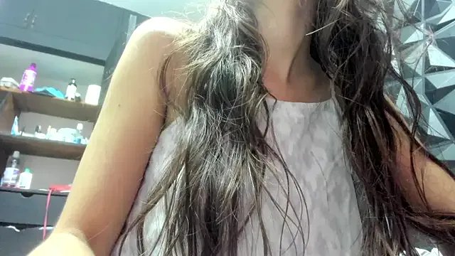 Sarah_sumemers from StripChat