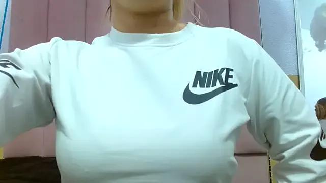 Sofiawilliamss on StripChat 