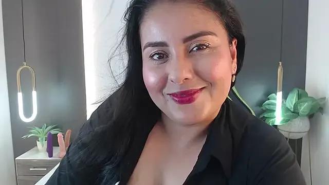 sol_valeria on StripChat 