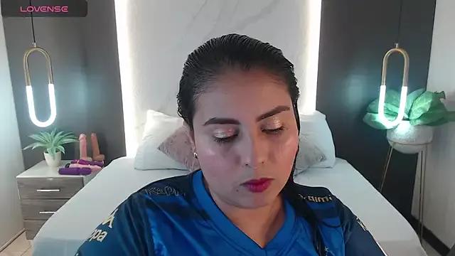 sol_valeria on StripChat 