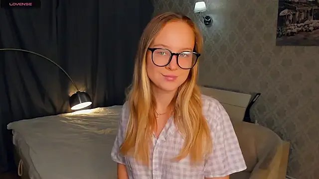 SoonMoor on StripChat