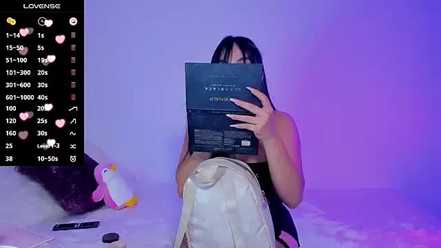 TAYLORRBUNNYY on StripChat 