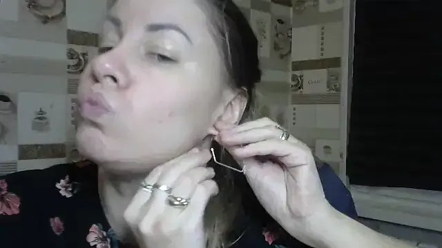 TherestlessKitty from StripChat