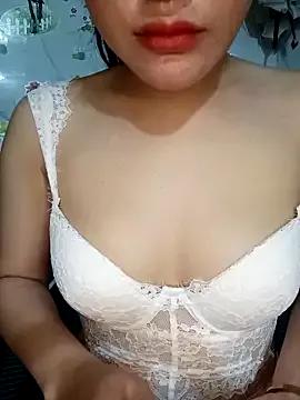 Thuylinh86 on StripChat 